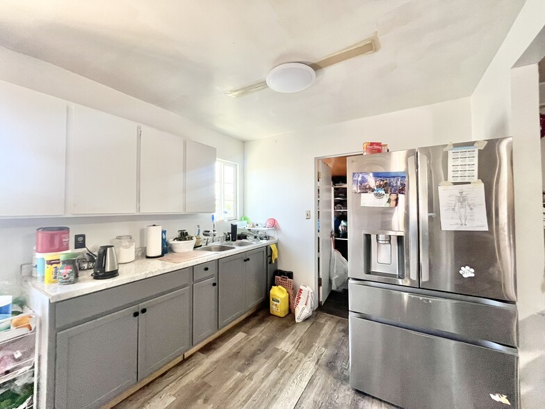 More Photos Of 2513 Connie Dr, Sacramento Office For Sale