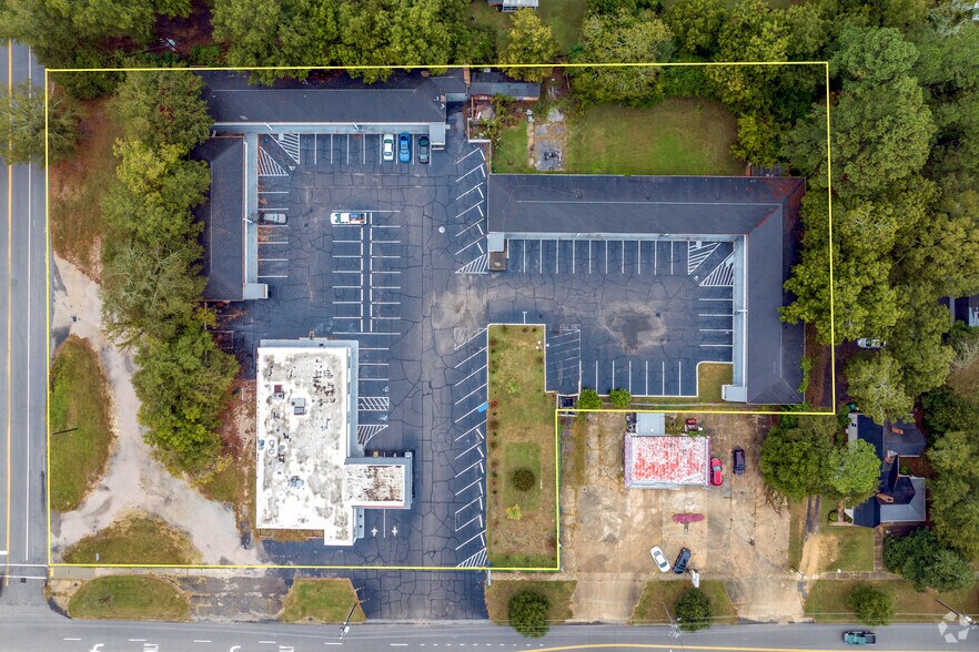 More Photos Of 710 Market St, Cheraw Hotel For Sale