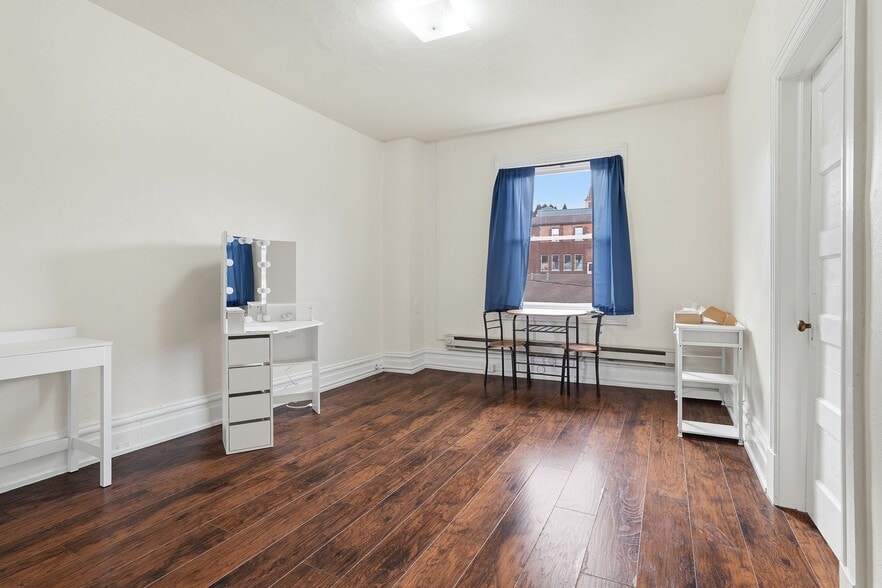More Photos Of 10 Chesapeake St, Lyndora Apartments For Sale