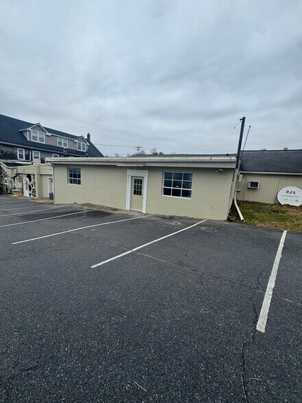 More Photos Of 9090 Frederick Rd, Ellicott City Storefront Retail Residential For Lease
