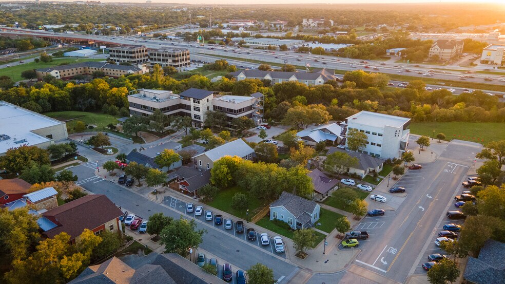 More Photos Of 411 W Main St, Round Rock Unknown For Lease