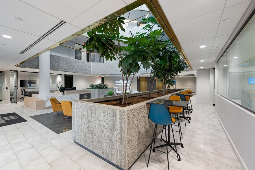 More Photos Of 3340 Perimeter Hill Dr, Nashville Office For Sale