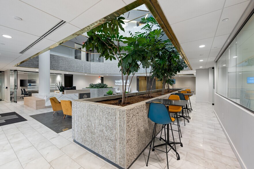 More Photos Of 3340 Perimeter Hill Dr, Nashville Office For Sale