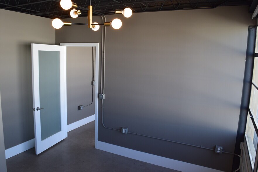 More Photos Of 1340 S Santa Fe Dr, Denver Office For Lease