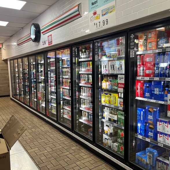 More Photos Of 930 S Atlantic Ave, Daytona Beach Convenience Store For Sale