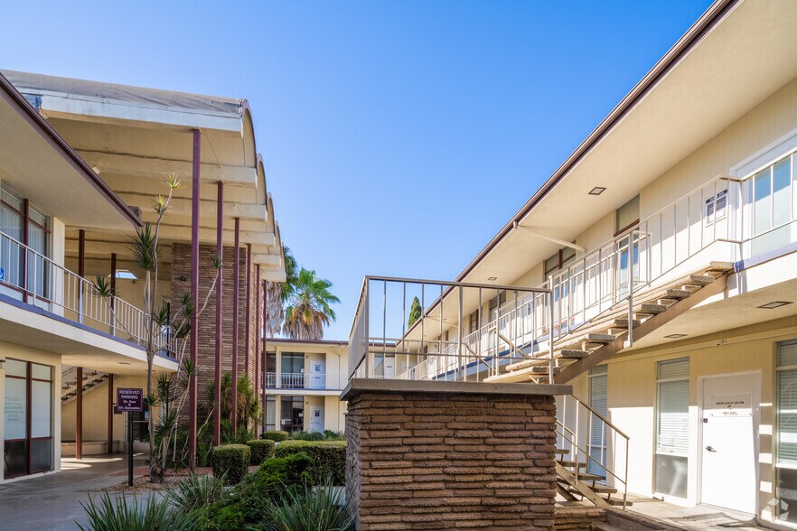 More Photos Of 3840 Woodruff Ave, Long Beach Medical For Lease