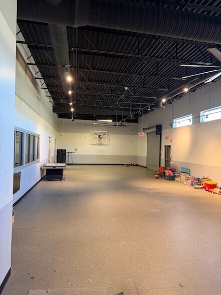 More Photos Of 68120 Tinmar Dr, Saint Clairsville Health Club For Lease