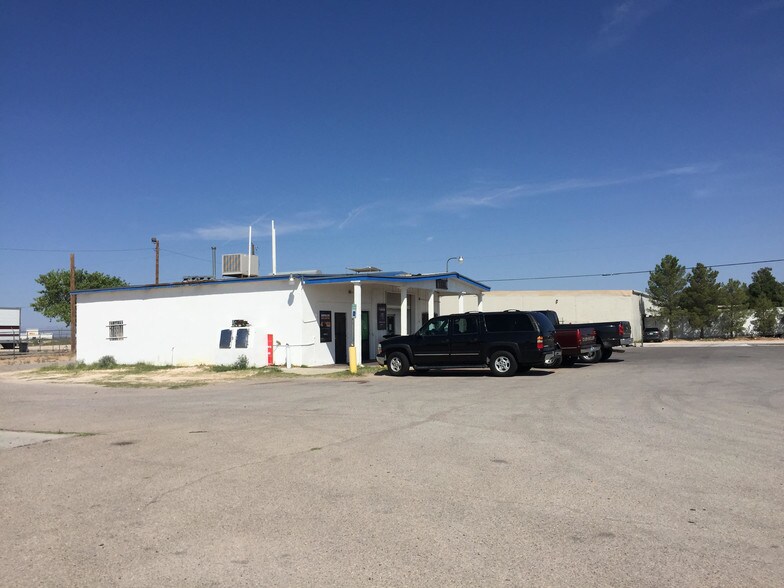 More Photos Of 501 S Darrington Rd, Horizon City Freestanding For Sale