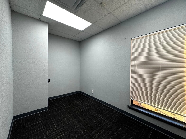 More Photos Of 501 E 15th St, Edmond Medical For Lease