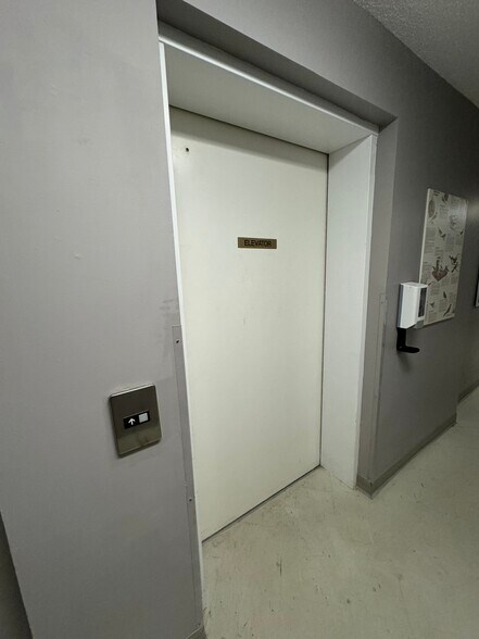 More Photos Of 725 Gibralter St, Norfolk Flex For Sale