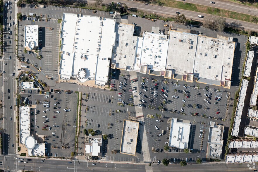More Photos Of 385-421 N Escondido Blvd, Escondido Unknown For Lease