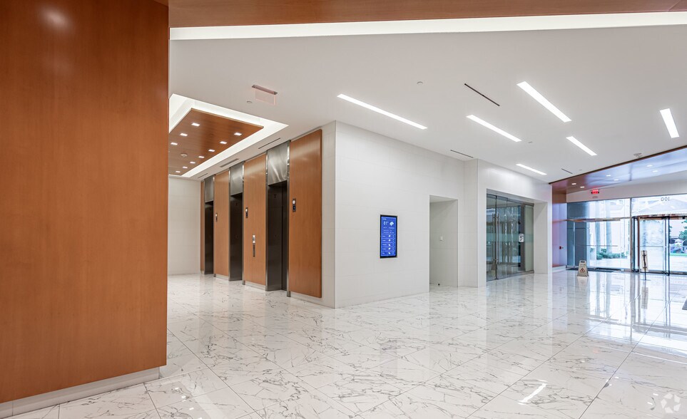 More Photos Of 100 SE 3rd Ave, Fort Lauderdale Office For Lease
