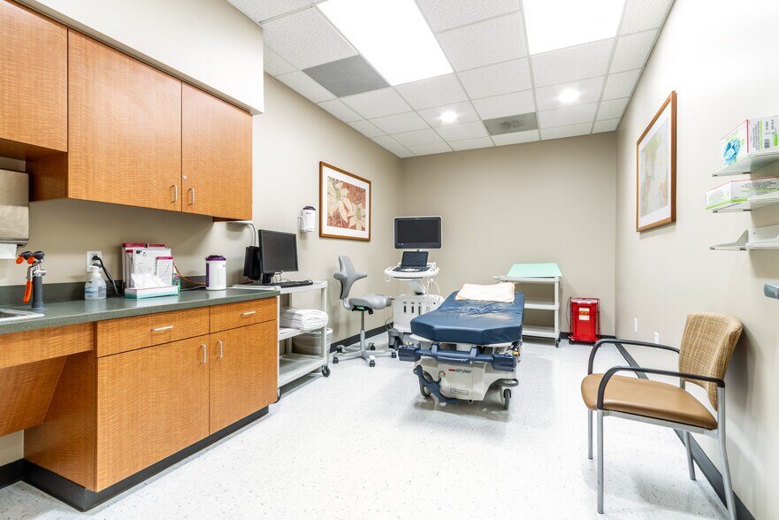 More Photos Of 2900 Richmond Ave, Houston Medical For Lease