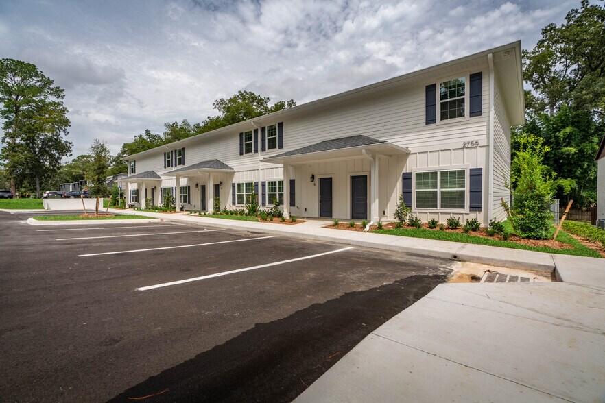 More Photos Of 2755 SE 17th St, Ocala Apartments For Sale