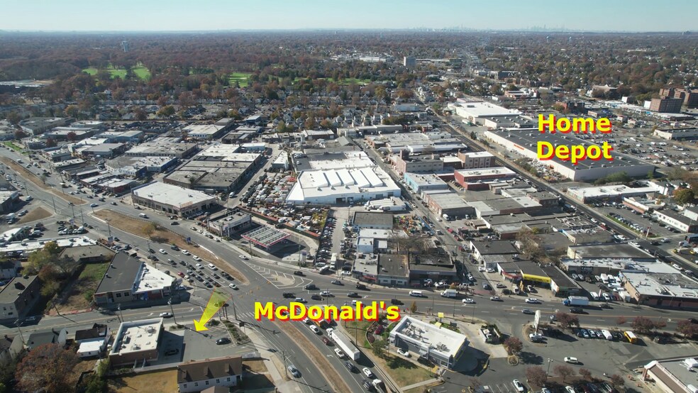 More Photos Of 66 S Franklin St, Hempstead Freestanding For Lease
