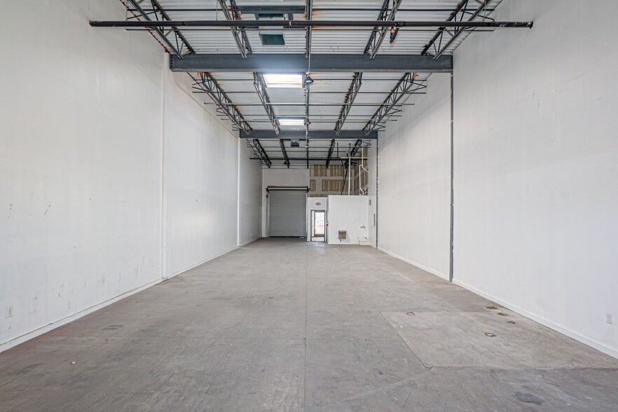 More Photos Of 12301 Rojas Dr, El Paso Light Distribution For Sale