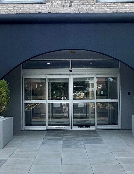 More Photos Of 25 Lindsley Dr, Morristown Medical For Lease