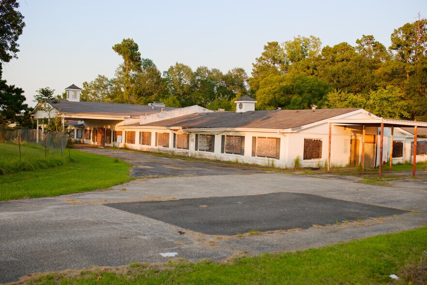 More Photos Of 1712 N Timberland Dr, Lufkin Continuing Care Retirement Community For Sale