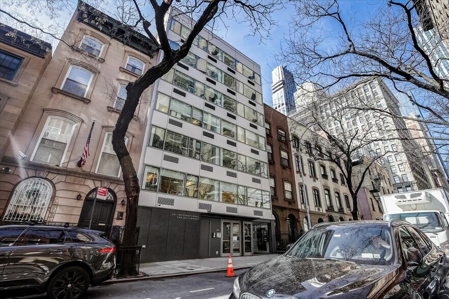 More Photos Of 110 E 30th St, New York Office For Lease