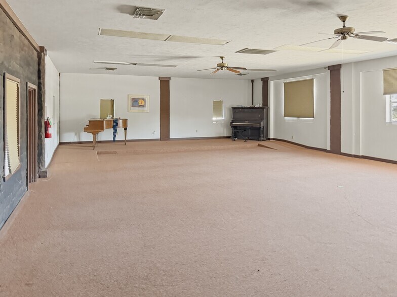 More Photos Of 135 E Harrison Ave, Porterville Office For Lease