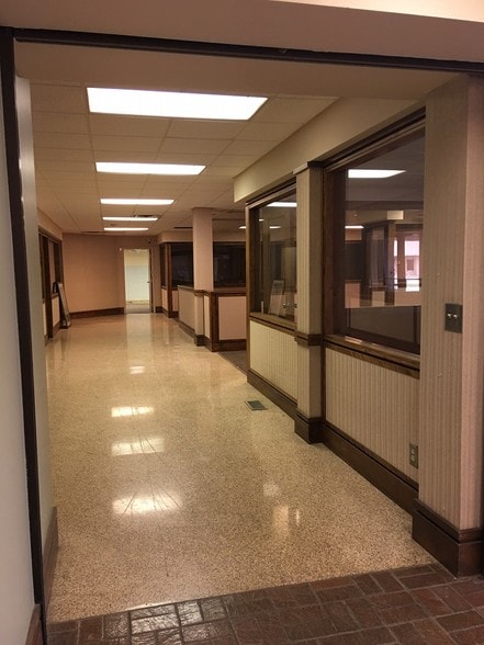 More Photos Of 2420-2440 Southwest Blvd, Tulsa Freestanding For Lease