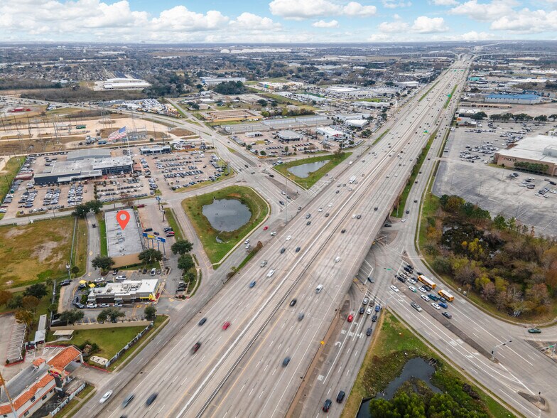 More Photos Of 11657 Gulf Fwy, Houston Unknown For Lease