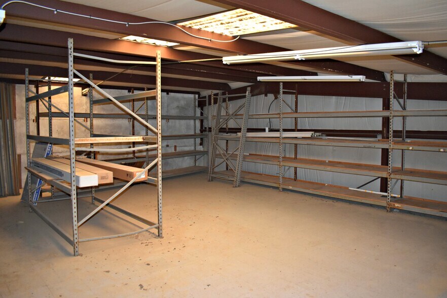 More Photos Of 11275 Edge Hill Rd, Newburg Service For Sale