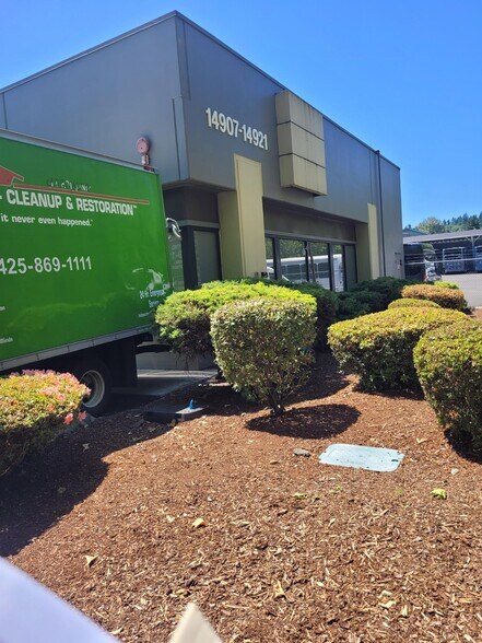 More Photos Of 14907-14921 NE 95th St, Redmond Research And Development For Lease