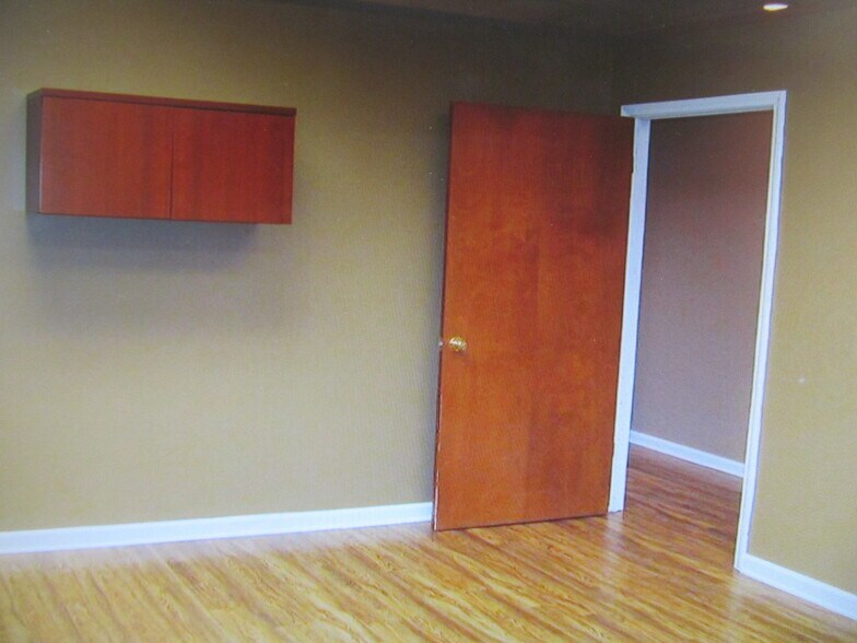 More Photos Of 4797-4803 Cuba-Millington Rd, Millington Medical For Lease