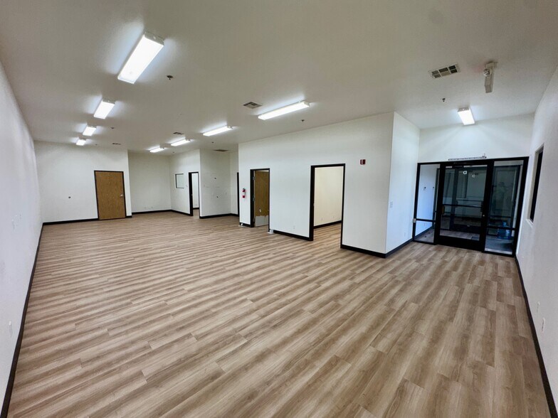 More Photos Of 1300 N Boulder Hwy, Henderson Auto Repair For Lease
