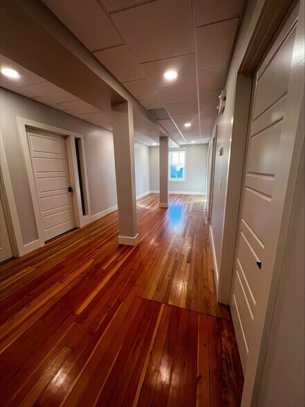 More Photos Of 50 Main St, East Greenwich Storefront Retail Office For Lease