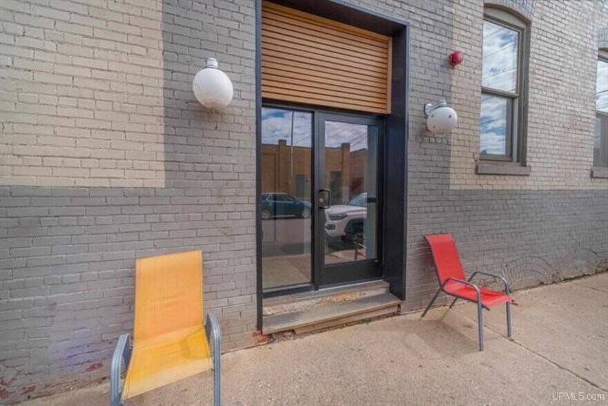 More Photos Of 308 Cleveland Ave, Ishpeming Medical For Sale