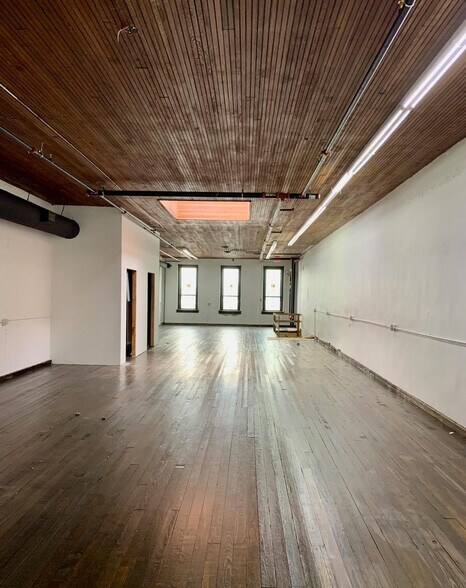More Photos Of 712 S Austin Ave, Georgetown Storefront Retail Office For Sale