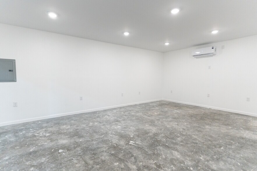 More Photos Of 310 W Castle St, Murfreesboro Service For Sale