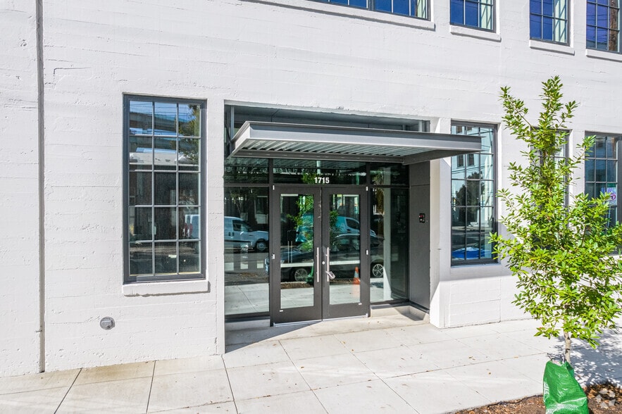 More Photos Of 1715 NW 17th Ave, Portland Loft Creative Space For Lease