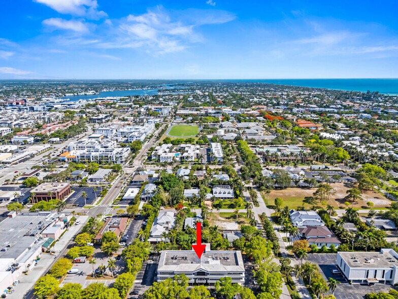 More Photos Of 700 2nd Ave N, Naples Medical For Lease