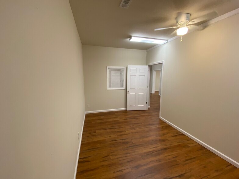 More Photos Of 144 Lincoln Place Ct, Belleville Medical For Sale