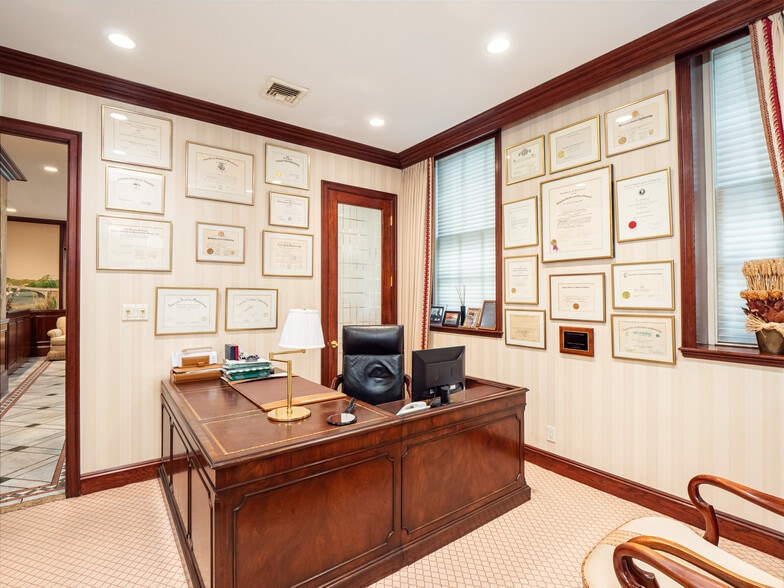 More Photos Of 635 Park Ave, New York Apartments For Sale