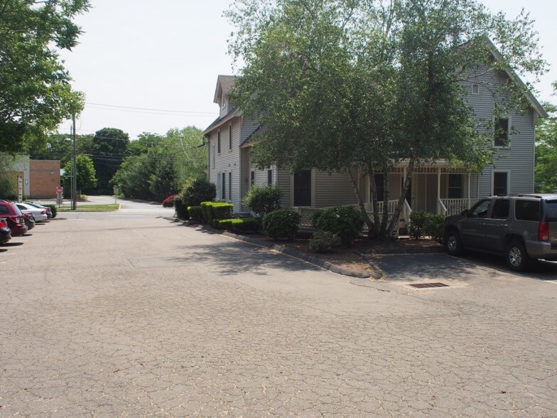 More Photos Of 2494 Whitney Ave, Hamden Office For Lease