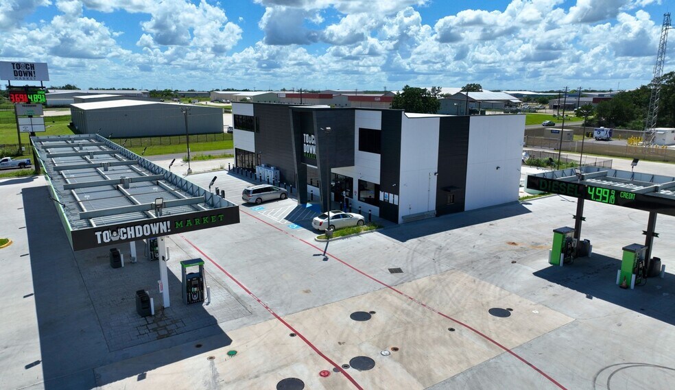 More Photos Of 5744 Raymond Stotzer Pky, College Station General Retail For Lease