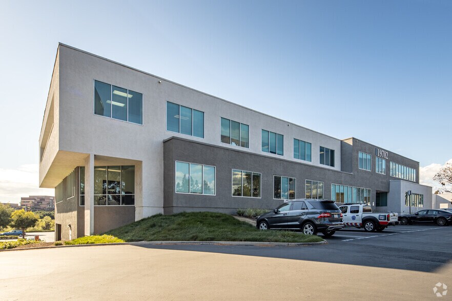 More Photos Of 19782 MacArthur Blvd, Irvine Office For Lease