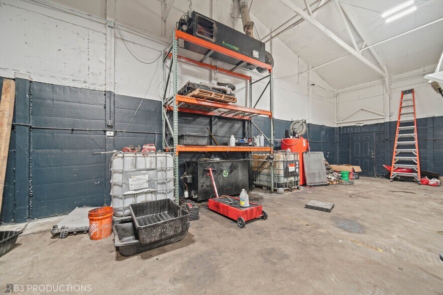 More Photos Of 1787 E Joe Orr Rd, Lynwood Warehouse For Sale