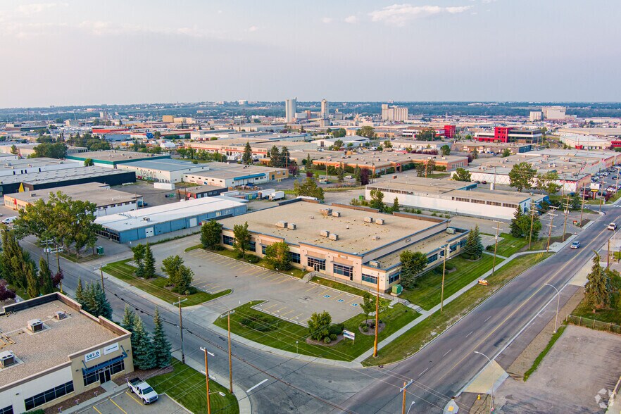 More Photos Of 916-919 42nd Ave SE, Calgary Office For Lease