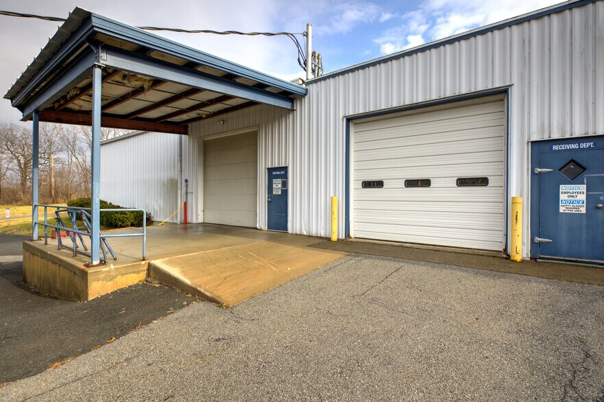 More Photos Of 180 Ushers Rd, Round Lake Warehouse For Sale
