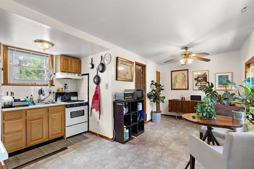 More Photos Of 24 W Hamilton Pl, Jersey City Multifamily For Sale