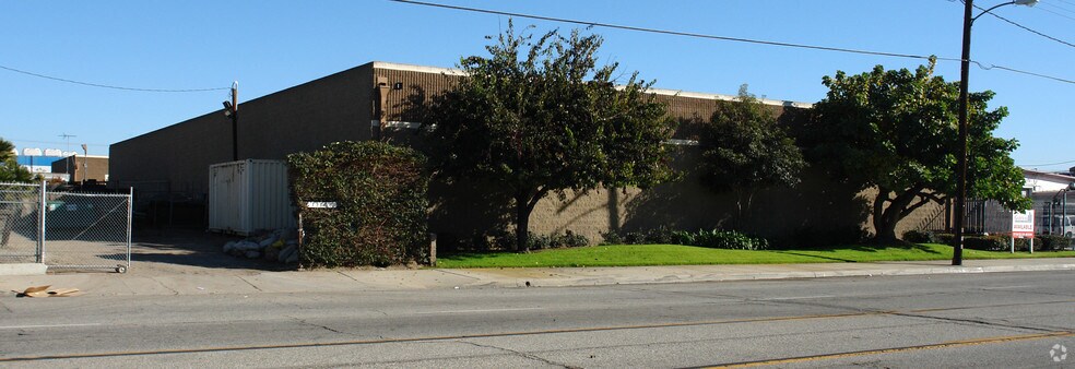 More Photos Of 15832 S Broadway St, Gardena Warehouse For Lease