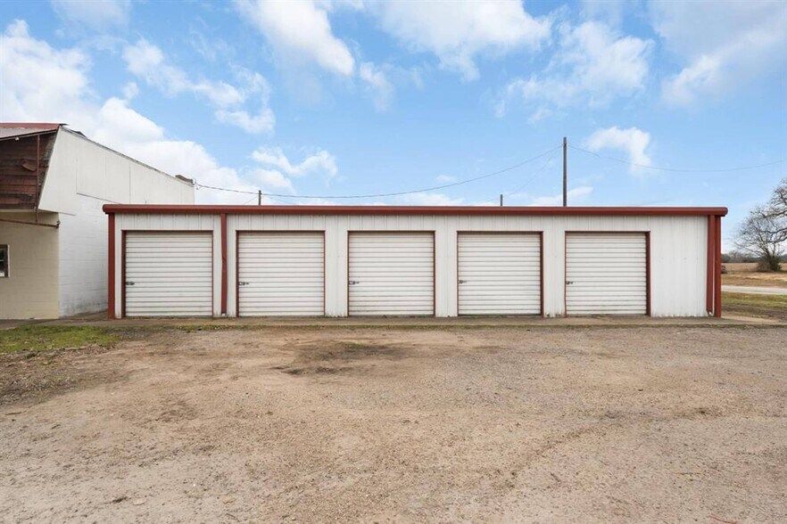 More Photos Of 4500 FM 515, Emory Light Manufacturing For Sale