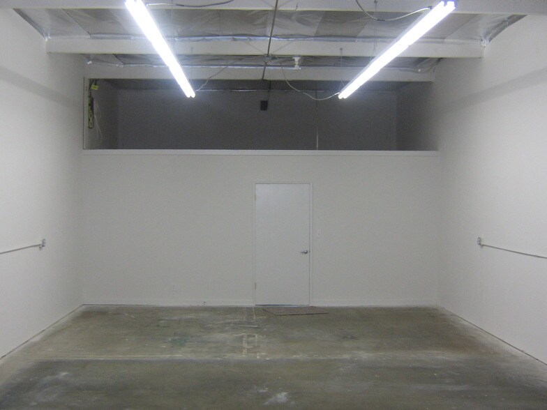 More Photos Of 1650 N Glassell St, Orange Light Distribution For Lease