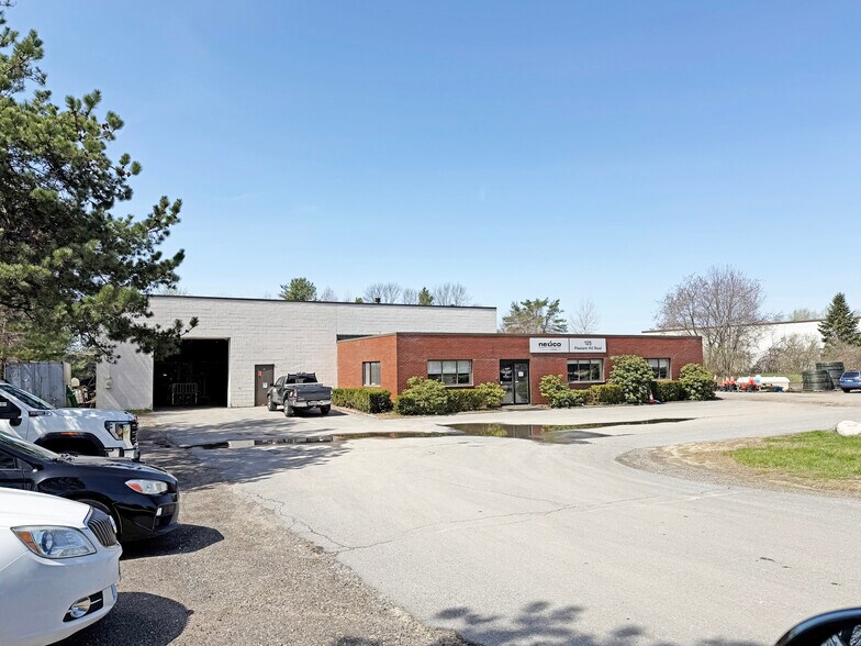 More Photos Of 125 Pleasant Hill Rd, Scarborough Warehouse For Lease