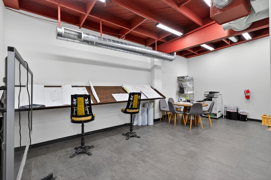 More Photos Of 7225 Fulton Ave, North Hollywood Warehouse For Lease